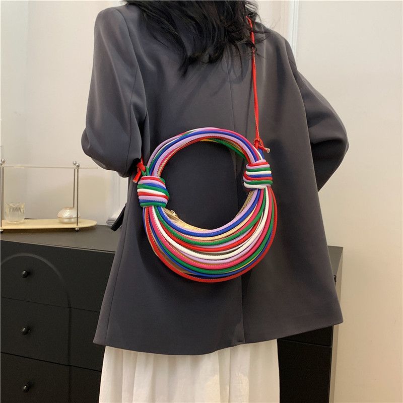 Internet-famous Woven Bag Colo - đánh giá và giá Luxury Bags Level