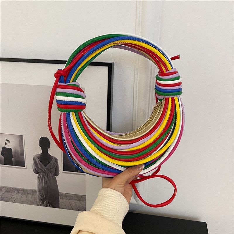 Internet-famous Woven Bag Colo - đánh giá và giá Luxury Bags Level