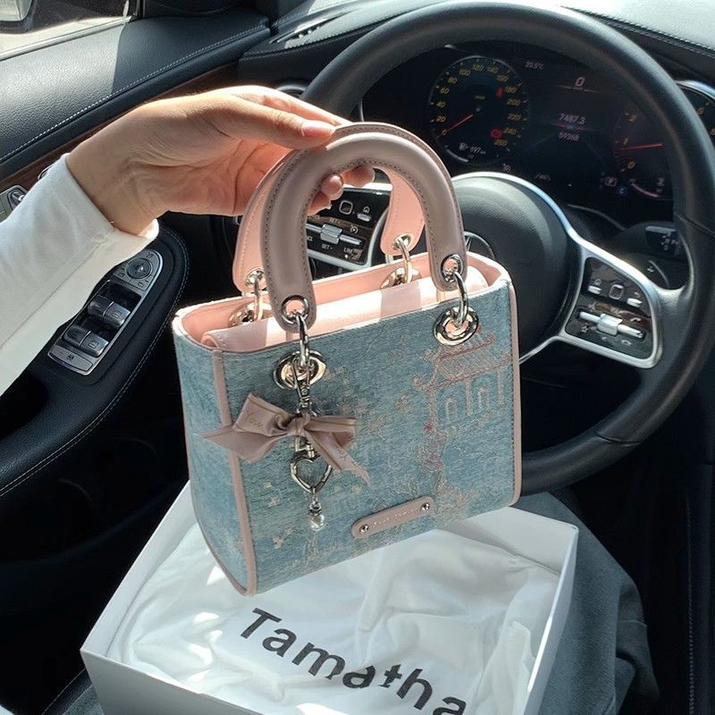 High Value Light Luxury Contra - đánh giá và giá Luxury Bags Level