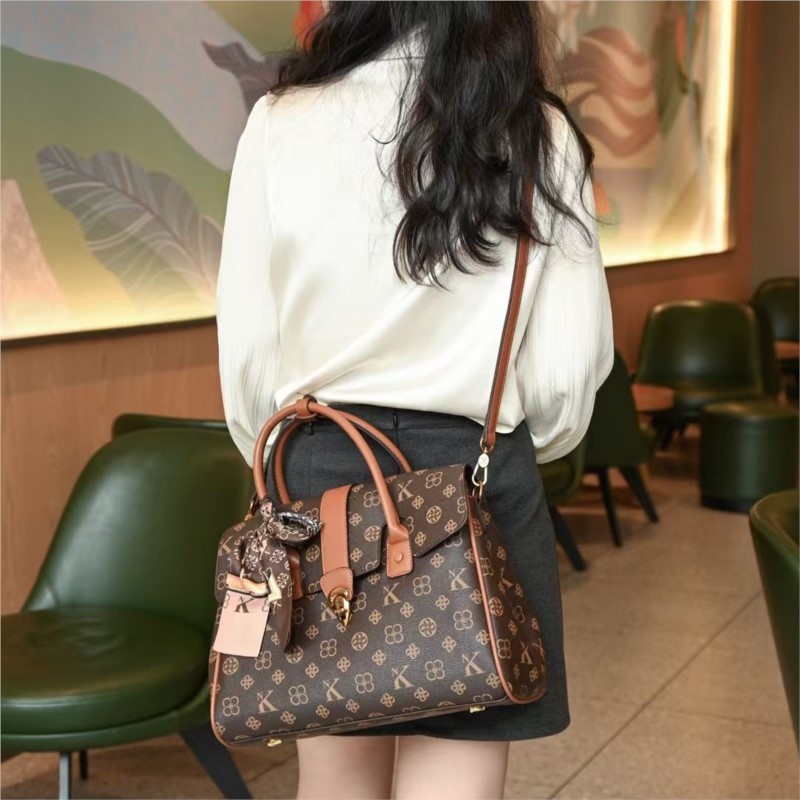 Light luxury brand women's bag - đánh giá và giá Luxury Bags Big