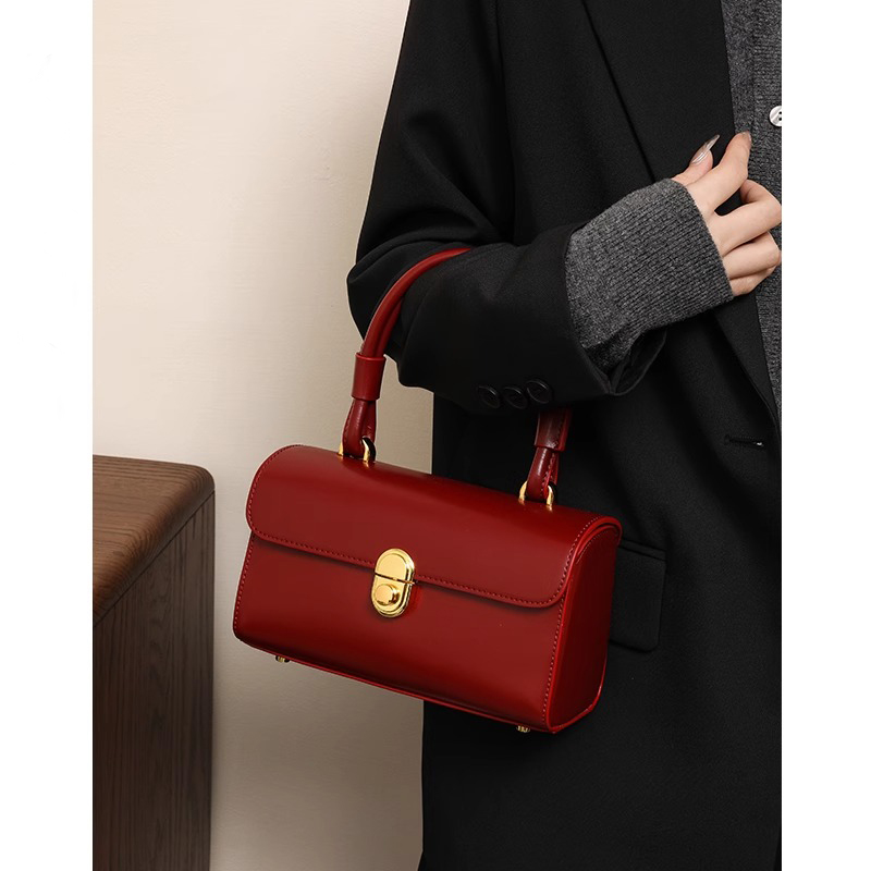 Luxury Bridal Red Wedding Bag  - đánh giá và giá Luxury Bags Korea