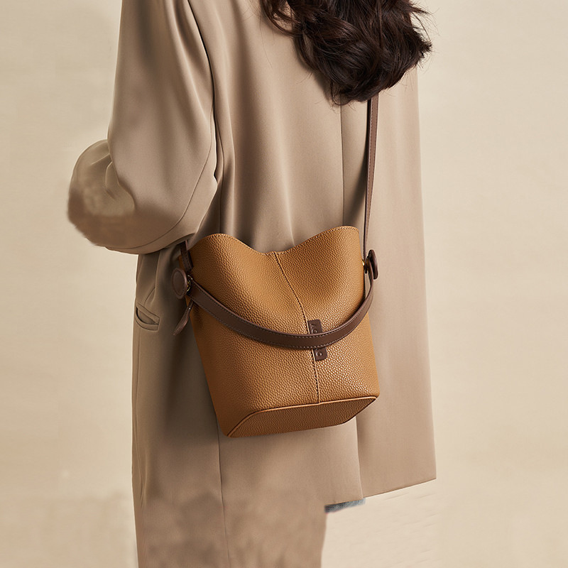 Classic Women's Water Bucket H - đánh giá và giá Luxury Bags Level