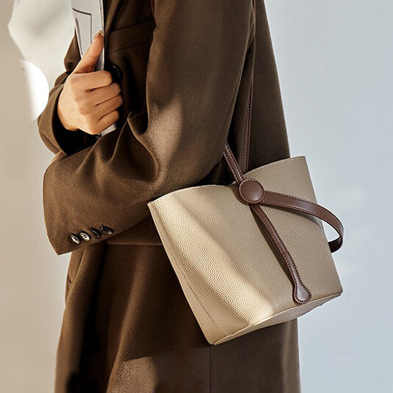 Classic Women's Water Bucket H - đánh giá và giá Luxury Bags Level